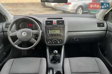 Хетчбек Volkswagen Golf 2005 в Коломиї