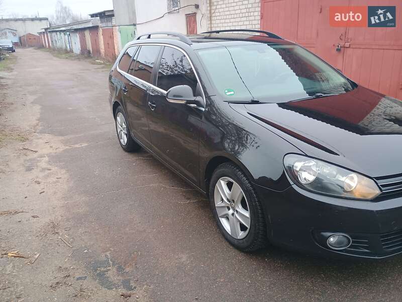 Універсал Volkswagen Golf 2009 в Житомирі