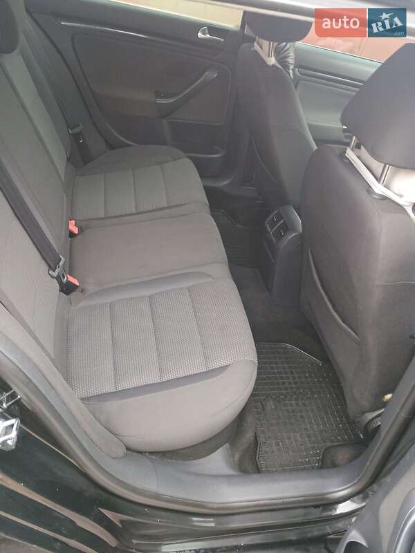 Універсал Volkswagen Golf 2009 в Житомирі