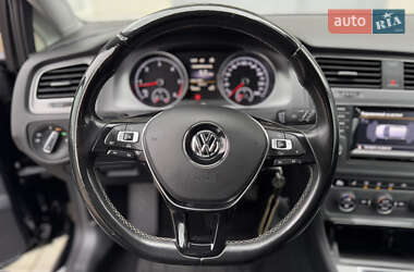 Хэтчбек Volkswagen Golf 2015 в Звягеле