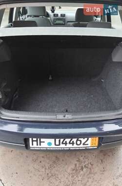 Хетчбек Volkswagen Golf 2004 в Славуті