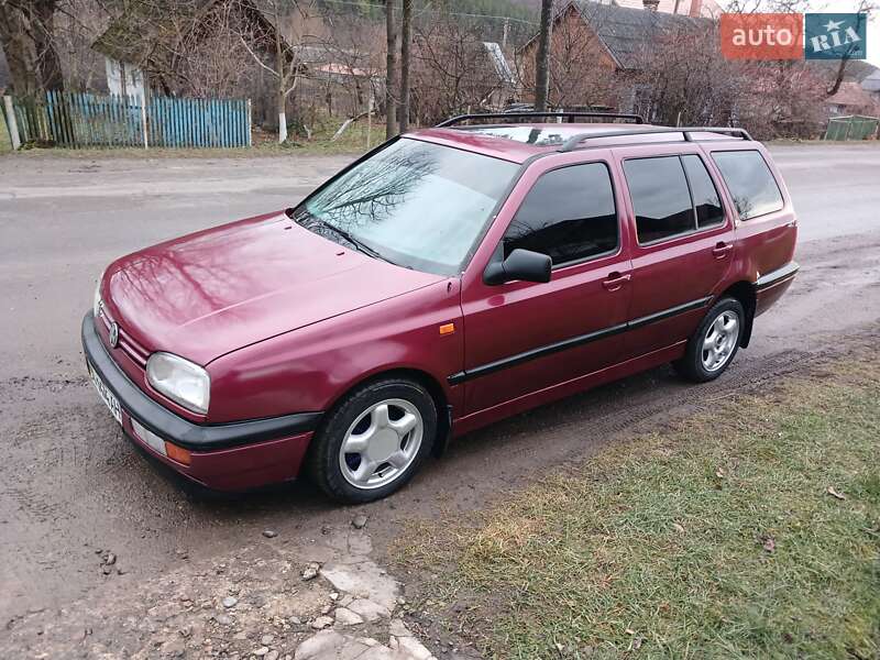 Универсал Volkswagen Golf 1995 в Монастыриске