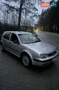 Хетчбек Volkswagen Golf 2001 в Львові