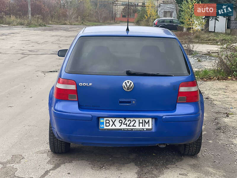 Хэтчбек Volkswagen Golf 1998 в Гоще