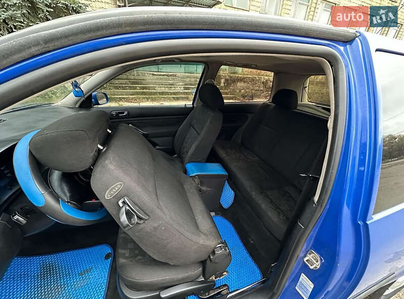 Хэтчбек Volkswagen Golf 1998 в Гоще