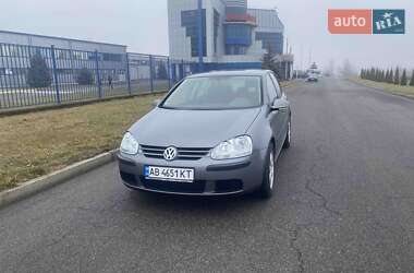 Хетчбек Volkswagen Golf 2005 в Немирові