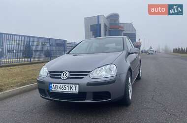 Хетчбек Volkswagen Golf 2005 в Немирові