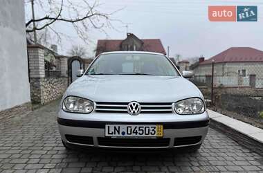 Хетчбек Volkswagen Golf 2002 в Тернополі