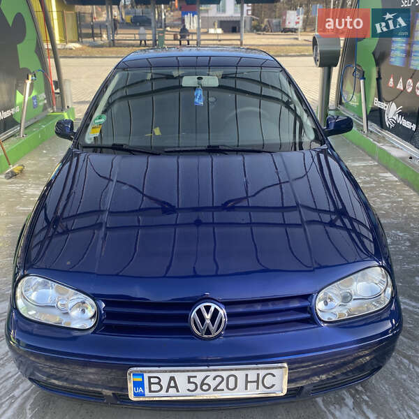 Хэтчбек Volkswagen Golf 2002 в Кропивницком