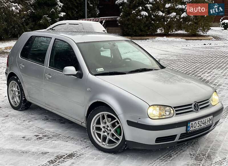 Хетчбек Volkswagen Golf 2000 в Сколе