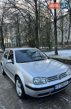 Хетчбек Volkswagen Golf 2002 в Чернівцях