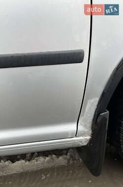 Хэтчбек Volkswagen Golf 2002 в 