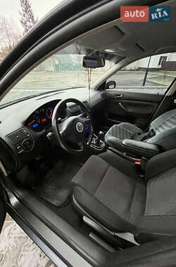 Универсал Volkswagen Golf 2003 в 