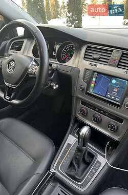 Хэтчбек Volkswagen Golf 2014 в Киеве