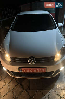 Хэтчбек Volkswagen Golf 2009 в 