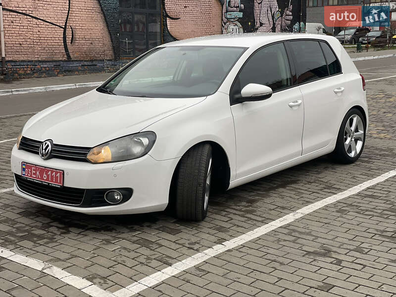 Хэтчбек Volkswagen Golf 2009 в Луцке
