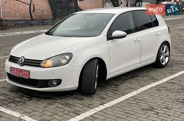 Хэтчбек Volkswagen Golf 2009 в 