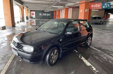 Хетчбек Volkswagen Golf 2002 в Львові