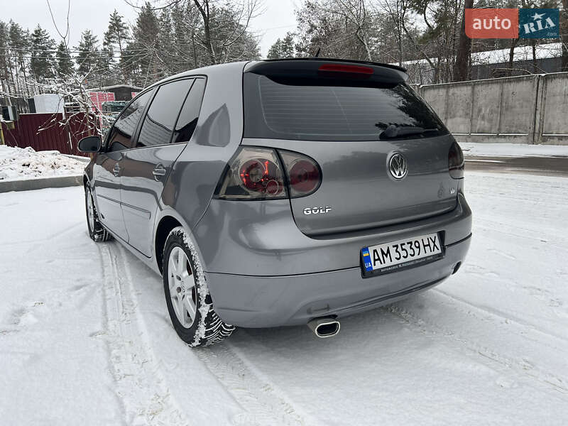 Хетчбек Volkswagen Golf 2007 в Вінниці