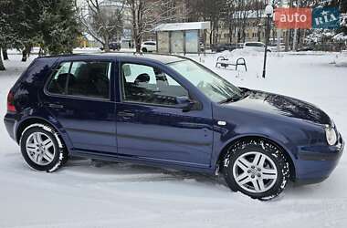 Хетчбек Volkswagen Golf 2002 в Тернополі