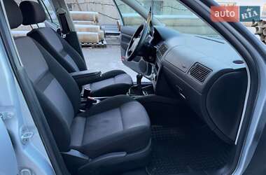 Хетчбек Volkswagen Golf 2001 в Тернополі