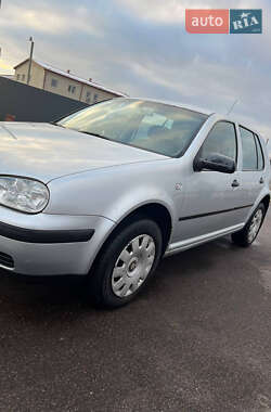 Хетчбек Volkswagen Golf 2002 в Борисполі