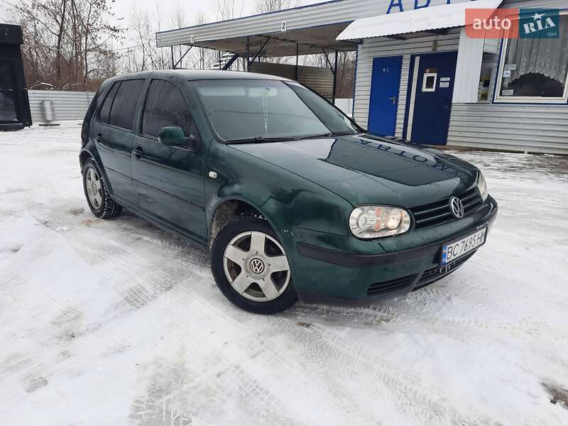 Хетчбек Volkswagen Golf 2003 в Львові