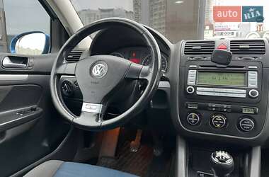 Хетчбек Volkswagen Golf 2007 в Києві