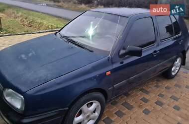 Хэтчбек Volkswagen Golf 1995 в Ужгороде