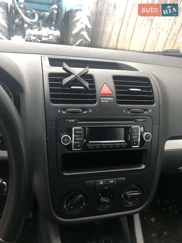 Хетчбек Volkswagen Golf 2009 в Рівному