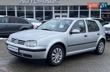 Хетчбек Volkswagen Golf 2002 в Житомирі