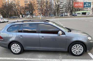 Универсал Volkswagen Golf 2010 в 