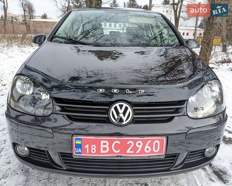 Хетчбек Volkswagen Golf 2006 в Звягелі