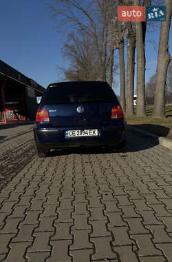 Хэтчбек Volkswagen Golf 2001 в Новоселице