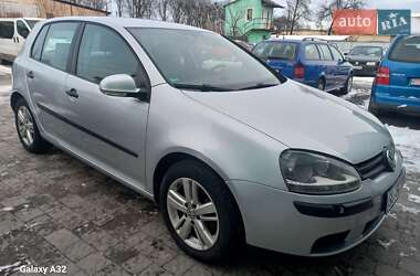 Хетчбек Volkswagen Golf 2004 в Червонограді