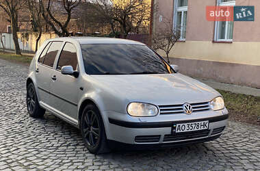 Хетчбек Volkswagen Golf 2000 в Мукачевому