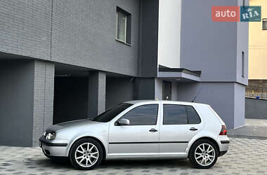 Хетчбек Volkswagen Golf 2002 в Мукачевому