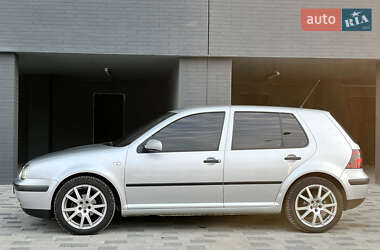 Хетчбек Volkswagen Golf 2002 в Мукачевому