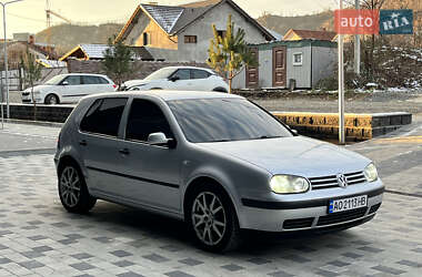 Хетчбек Volkswagen Golf 2002 в Мукачевому