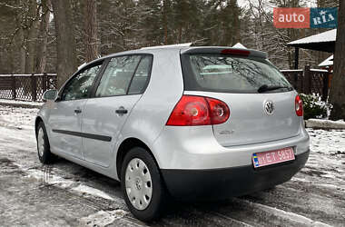 Хетчбек Volkswagen Golf 2004 в Луцьку