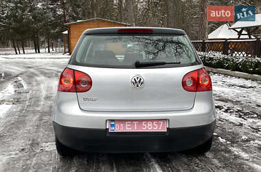 Хетчбек Volkswagen Golf 2004 в Луцьку