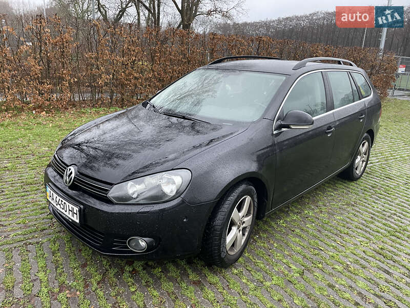 Універсал Volkswagen Golf 2011 в Києві