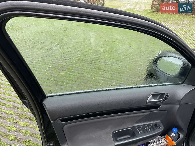 Універсал Volkswagen Golf 2011 в Києві