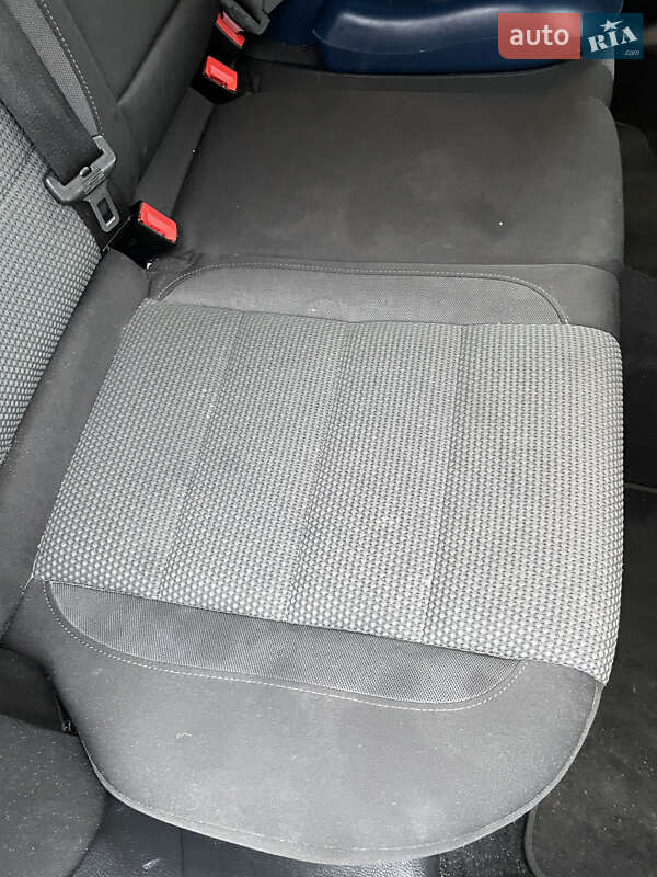 Універсал Volkswagen Golf 2011 в Києві