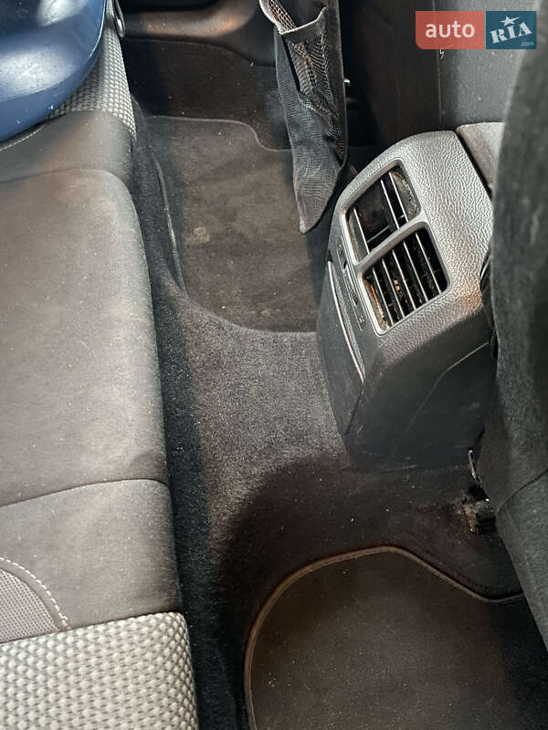 Універсал Volkswagen Golf 2011 в Києві