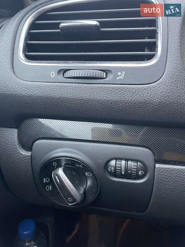 Універсал Volkswagen Golf 2011 в Києві