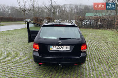 Универсал Volkswagen Golf 2011 в Киеве