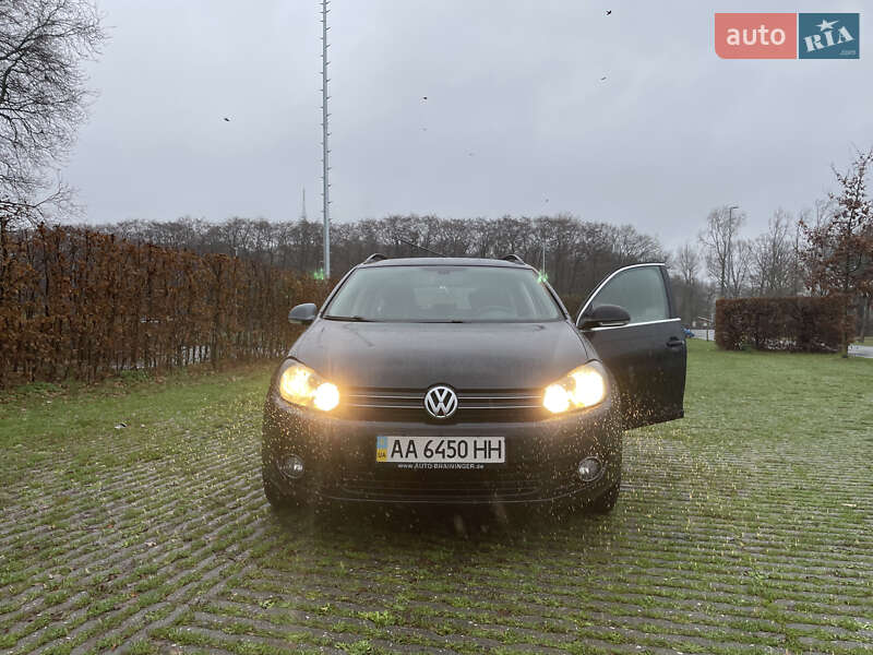 Універсал Volkswagen Golf 2011 в Києві