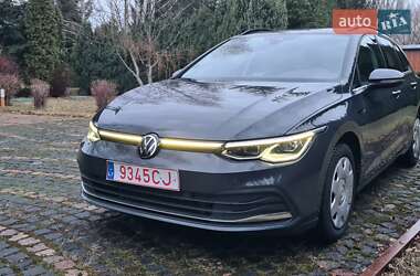 Универсал Volkswagen Golf 2021 в Киеве