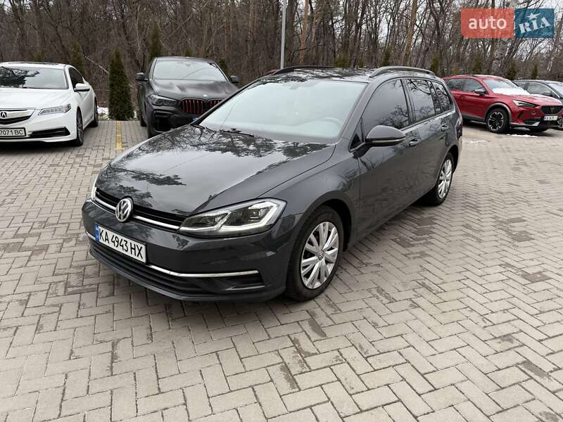 Универсал Volkswagen Golf 2017 в Киеве